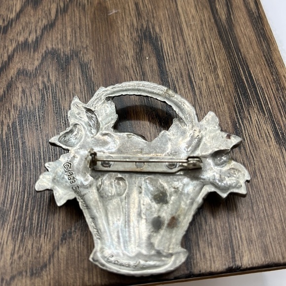 Pewter Beautiful Flower Basket Brooch Signed 1988 Seagull Vintage - Picture 11 of 13